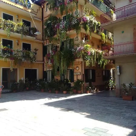 Vacanza Taormina Mare Mazzeo Exterior photo