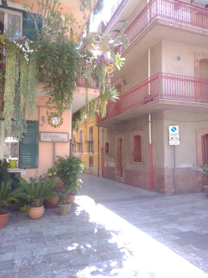 Taormina Mare * Mazzeo